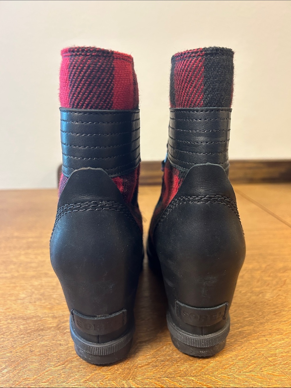 Sorel Lexie Wedge Boot Red Black Buffalo Plaid Check size 9.5 - Picture 7 of 16
